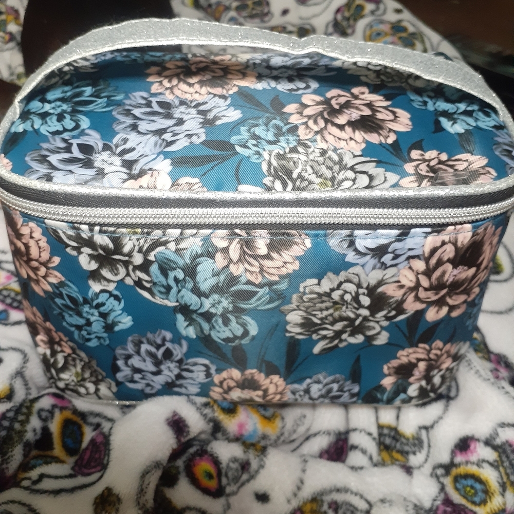 Makeup bag
